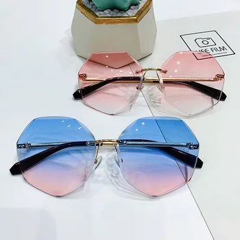 2021 Noua Moda de Stradă Gradient de Ochelari de Soare pentru Femei si Barbati Retro Tăiere Lentile de Metal Curbat de sex Feminin de ochelari de Soare UV400