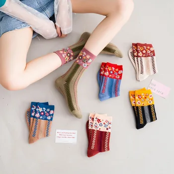 Femei Sosete de Bumbac Streetwear Japoneză Și coreeană Versiunea Retro Floare de Artă Creativă Tendință Stil de Colegiu Studenți Șosete Fete